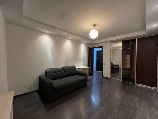 Продам однокомнатную (1-комн.) квартиру, Пролетарский пр-кт, 13, Москва г