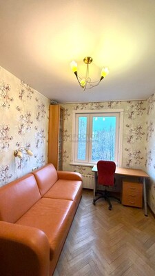 Продам трехкомнатную (3-комн.) квартиру, Тарусская ул, 8, Москва г