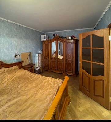 Продам трехкомнатную (3-комн.) квартиру, Тарусская ул, 8, Москва г