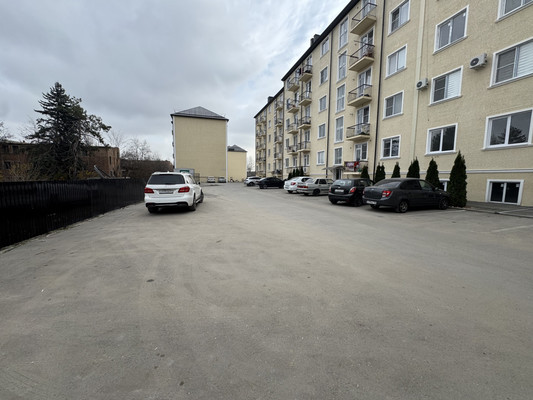 Продам двухкомнатную (2-комн.) квартиру, Кабардинская ул, 232, Нальчик г