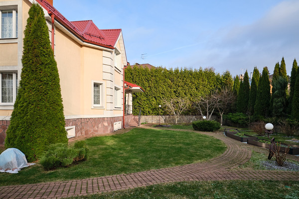 Продам коттедж, Центральная (Подрезково мкр.) ул, 10, Химки г, 0 км от города