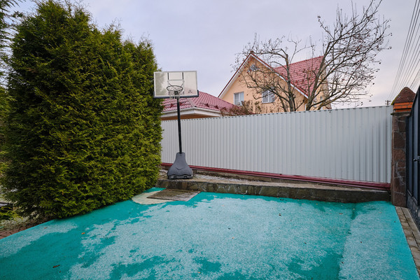 Продам коттедж, Центральная (Подрезково мкр.) ул, 10, Химки г, 0 км от города