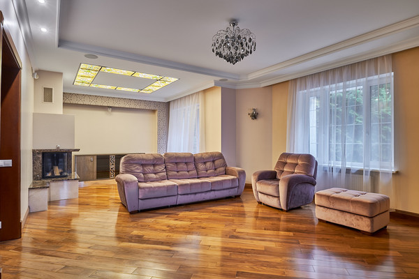 Продам коттедж, Центральная (Подрезково мкр.) ул, 10, Химки г, 0 км от города