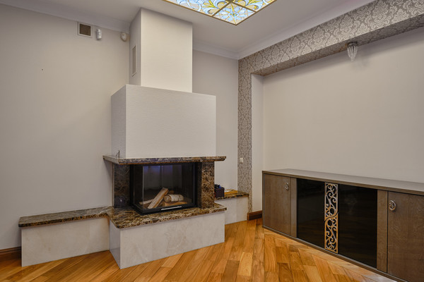 Продам коттедж, Центральная (Подрезково мкр.) ул, 10, Химки г, 0 км от города