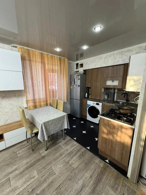 Продам двухкомнатную (2-комн.) квартиру, Мира пр-кт, 60Вкк1, Волгодонск г