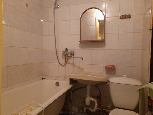 Продам однокомнатную (1-комн.) квартиру, Свердлова ул, 44к2, Мурманск г