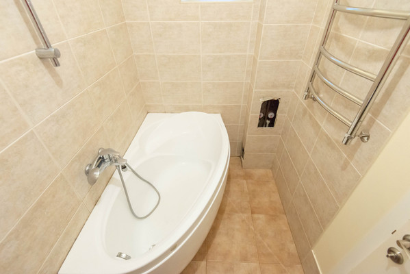 Продам трехкомнатную (3-комн.) квартиру, Театральный пр-кт, 40/73, Ростов-на-Дону г