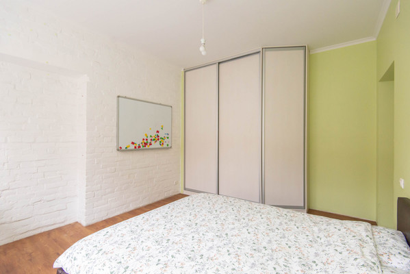 Продам трехкомнатную (3-комн.) квартиру, Театральный пр-кт, 40/73, Ростов-на-Дону г