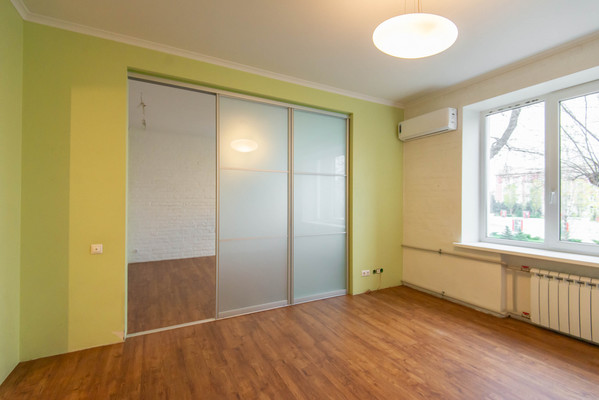 Продам трехкомнатную (3-комн.) квартиру, Театральный пр-кт, 40/73, Ростов-на-Дону г