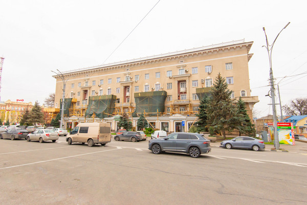 Продам трехкомнатную (3-комн.) квартиру, Театральный пр-кт, 40/73, Ростов-на-Дону г