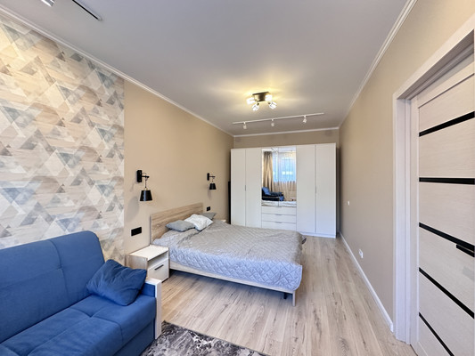 Продам однокомнатную (1-комн.) квартиру, Полковника Романова ул, 5, Нагорное п