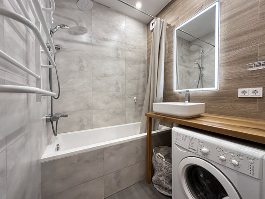 Продам однокомнатную (1-комн.) квартиру, Полковника Романова ул, 5, Нагорное п