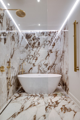 Продам трехкомнатную (3-комн.) квартиру, Поклонная ул, 9, Москва г