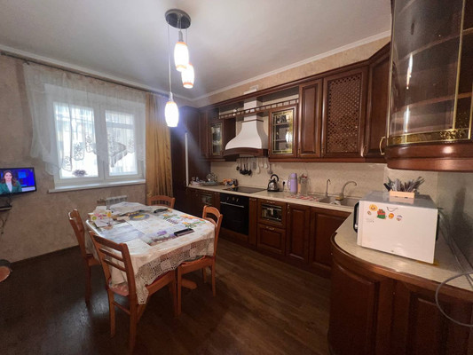 Продам трехкомнатную (3-комн.) квартиру, Партизанская ул, 73, Иркутск г