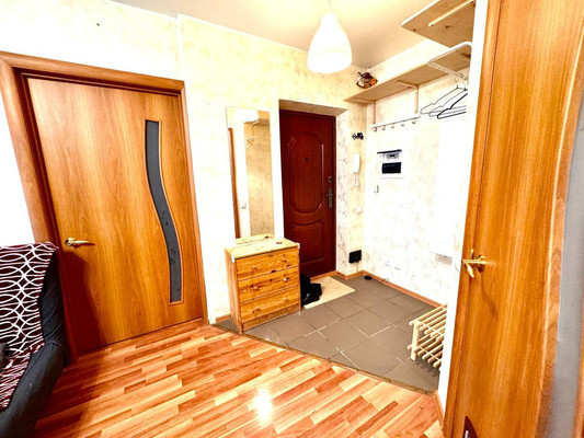 Продам двухкомнатную (2-комн.) квартиру, Просвещения ул, 27, Ишим г