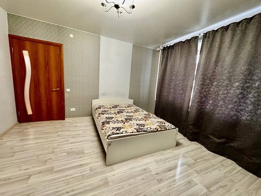 Продам двухкомнатную (2-комн.) квартиру, Просвещения ул, 27, Ишим г