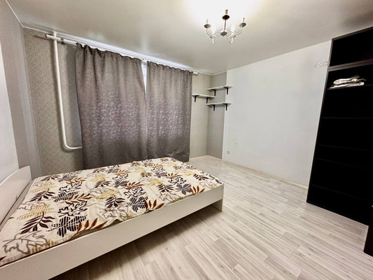 Продам двухкомнатную (2-комн.) квартиру, Просвещения ул, 27, Ишим г