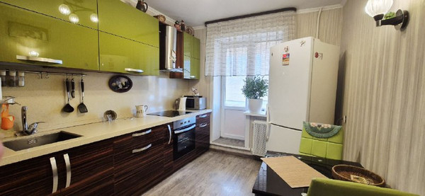 Продам двухкомнатную (2-комн.) квартиру, 2-я Северная ул, 32, Южно-Сахалинск г