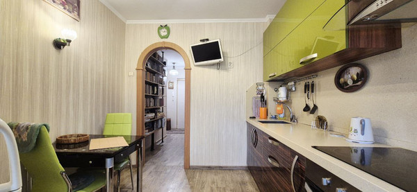 Продам двухкомнатную (2-комн.) квартиру, 2-я Северная ул, 32, Южно-Сахалинск г