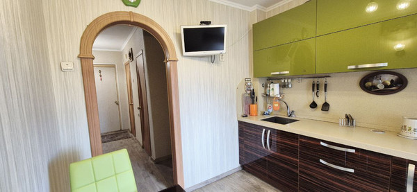 Продам двухкомнатную (2-комн.) квартиру, 2-я Северная ул, 32, Южно-Сахалинск г