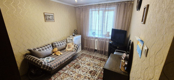 Продам двухкомнатную (2-комн.) квартиру, 2-я Северная ул, 32, Южно-Сахалинск г