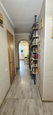 Продам двухкомнатную (2-комн.) квартиру, 2-я Северная ул, 32, Южно-Сахалинск г