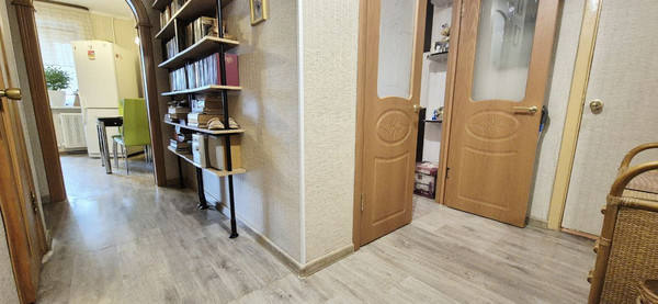 Продам двухкомнатную (2-комн.) квартиру, 2-я Северная ул, 32, Южно-Сахалинск г