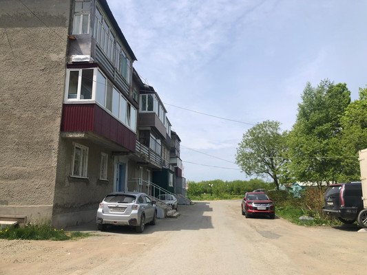 Продам двухкомнатную (2-комн.) квартиру, 2-я Северная ул, 32, Южно-Сахалинск г