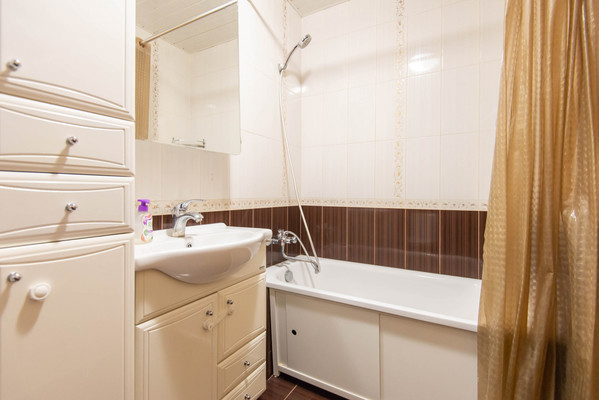 Продам двухкомнатную (2-комн.) квартиру, Королева пр-кт, 25/1, Ростов-на-Дону г