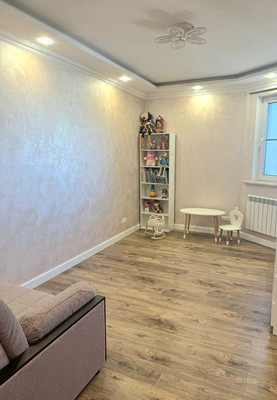 Продам многокомнатную квартиру, 60-летия Октября пр-кт, 17, Москва г