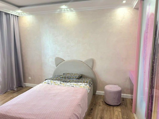 Продам многокомнатную квартиру, 60-летия Октября пр-кт, 17, Москва г