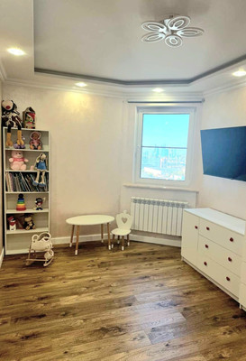 Продам многокомнатную квартиру, 60-летия Октября пр-кт, 17, Москва г