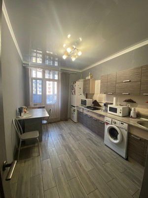 Сдам двухкомнатную (2-комн.) квартиру, Конгрессная ул, 27, Краснодар г