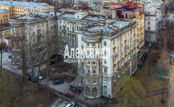 Продам трехкомнатную (3-комн.) квартиру, Рентгена ул, 6, Санкт-Петербург г