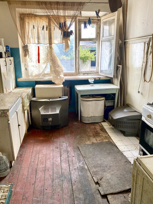 Продам комнату в 5-комн. квартире, Белова ул, 25, Мирное с