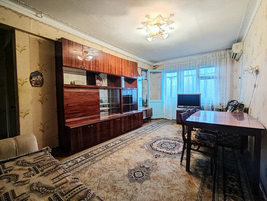 Продам трехкомнатную (3-комн.) квартиру, им. Стасова ул, 142, Краснодар г