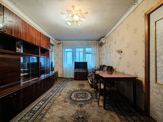 Продам трехкомнатную (3-комн.) квартиру, им. Стасова ул, 142, Краснодар г