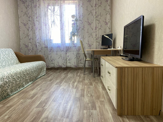 Продам трехкомнатную (3-комн.) квартиру, Авиаторов Балтики пр-кт, 19, Мурино п