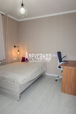 Продам трехкомнатную (3-комн.) квартиру, Шувалова ул, 50, Мурино п