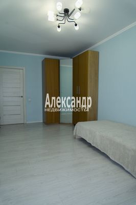 Продам трехкомнатную (3-комн.) квартиру, Шувалова ул, 50, Мурино п