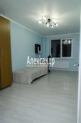 Продам трехкомнатную (3-комн.) квартиру, Шувалова ул, 50, Мурино п