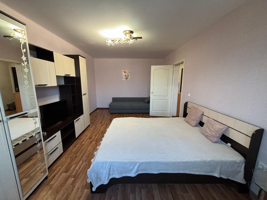 Сдам однокомнатную (1-комн.) квартиру, Мурата Ахеджака ул, 22, Новороссийск г