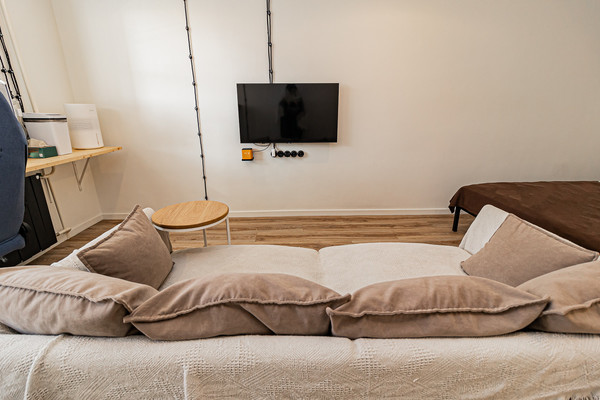 Продам однокомнатную (1-комн.) квартиру, 1-го Мая ул, 232, Краснодар г