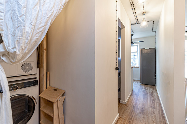 Продам однокомнатную (1-комн.) квартиру, 1-го Мая ул, 232, Краснодар г