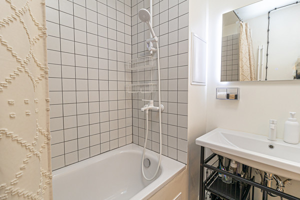 Продам однокомнатную (1-комн.) квартиру, 1-го Мая ул, 232, Краснодар г