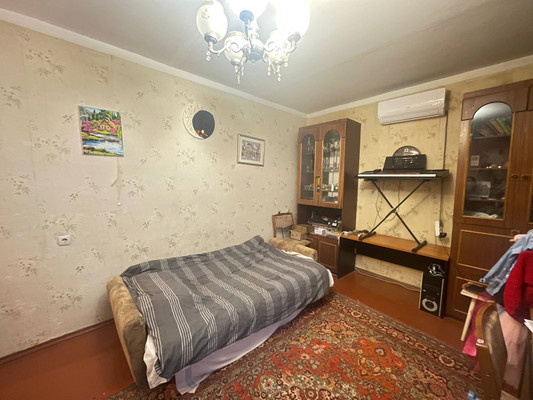 Продам двухкомнатную (2-комн.) квартиру, 51-й Армии ул, 111, Симферополь г