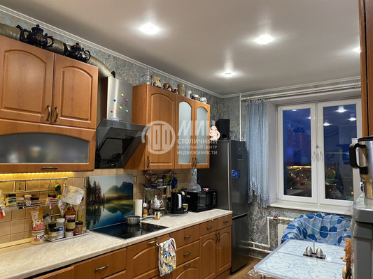 Продам двухкомнатную (2-комн.) квартиру, Войкова ул, 1, Наро-Фоминск г