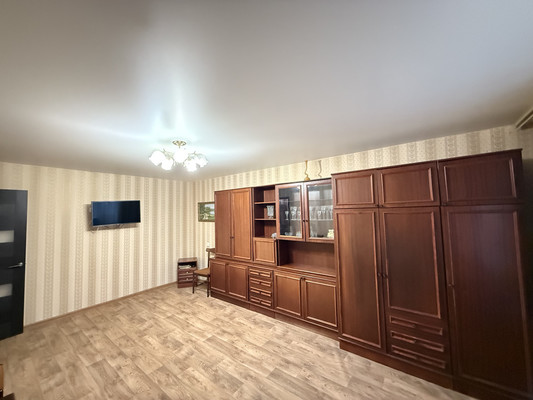 Продам однокомнатную (1-комн.) квартиру, им. Матэ Залки ул, 5, Симферополь г