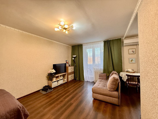 Продам однокомнатную (1-комн.) квартиру, 1 Конной Армии ул, 19, Симферополь г