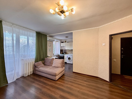 Продам однокомнатную (1-комн.) квартиру, 1 Конной Армии ул, 19, Симферополь г